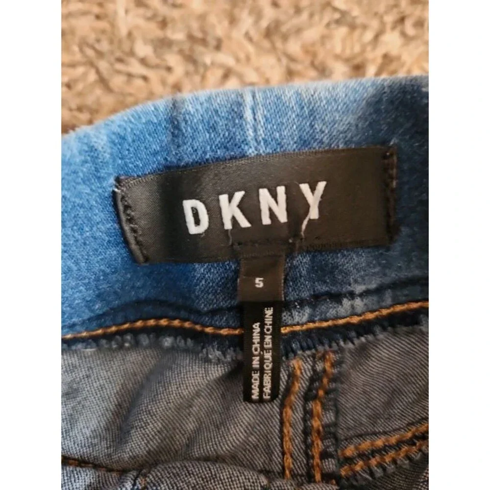 DKNY Girls Pull-on Jeans Size 5